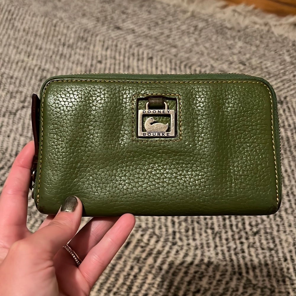 Dooney & Bourke Green Leather Zip Wallet